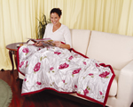 Bed of Roses®, comfortsenior, huis & comfort, Koester uzelf in deze prachtige gewatteerde plaid met Rozen patroon